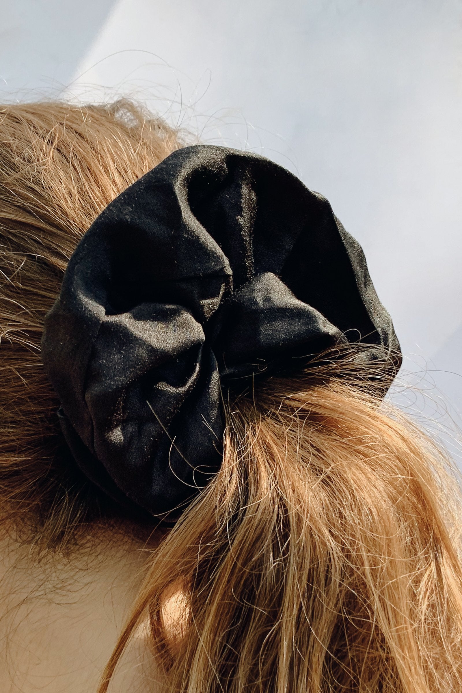 Sustainable Silk Ebony Scrunchie - LOOMES