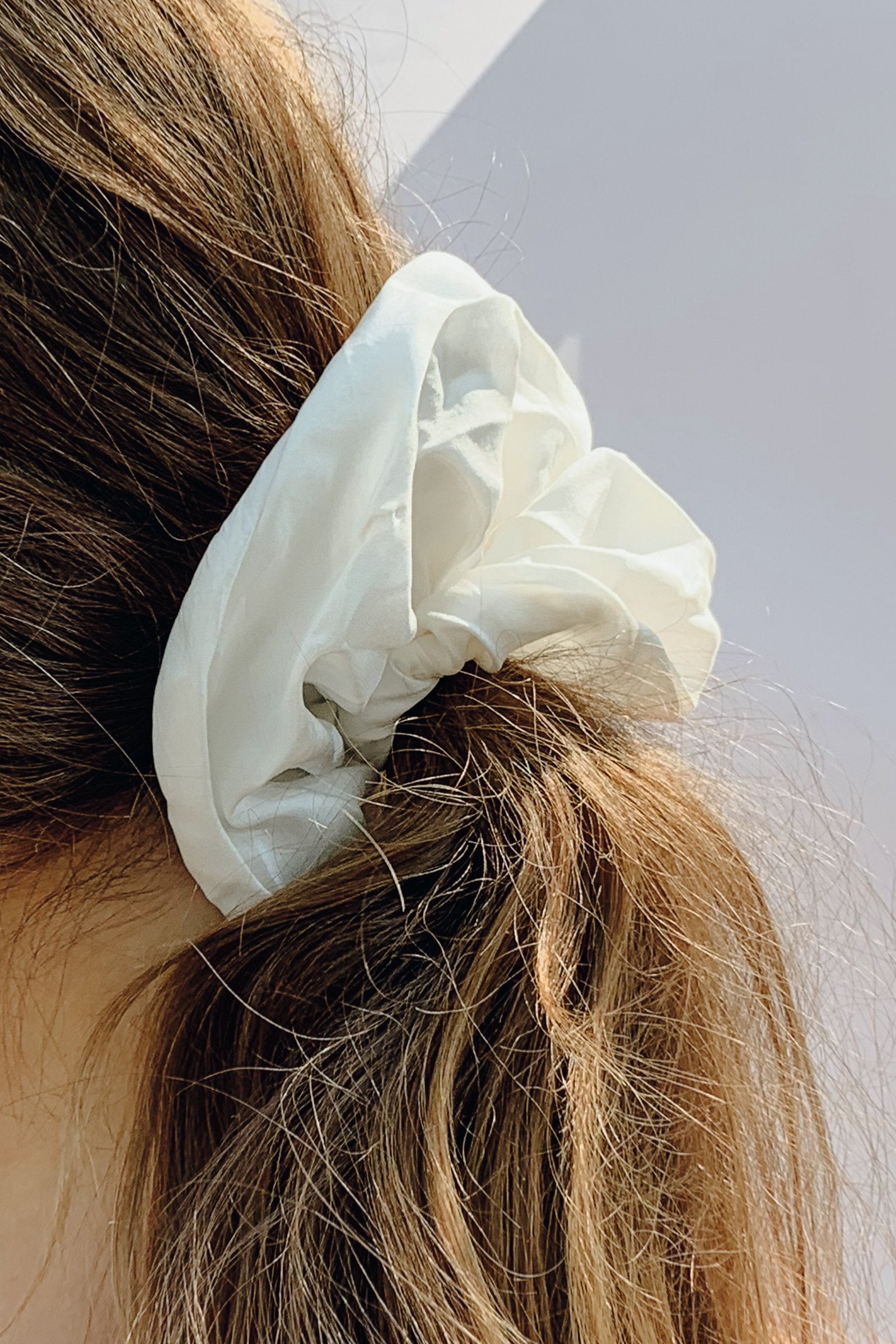 Sustainable Silk Ivory Scrunchie - LOOMES
