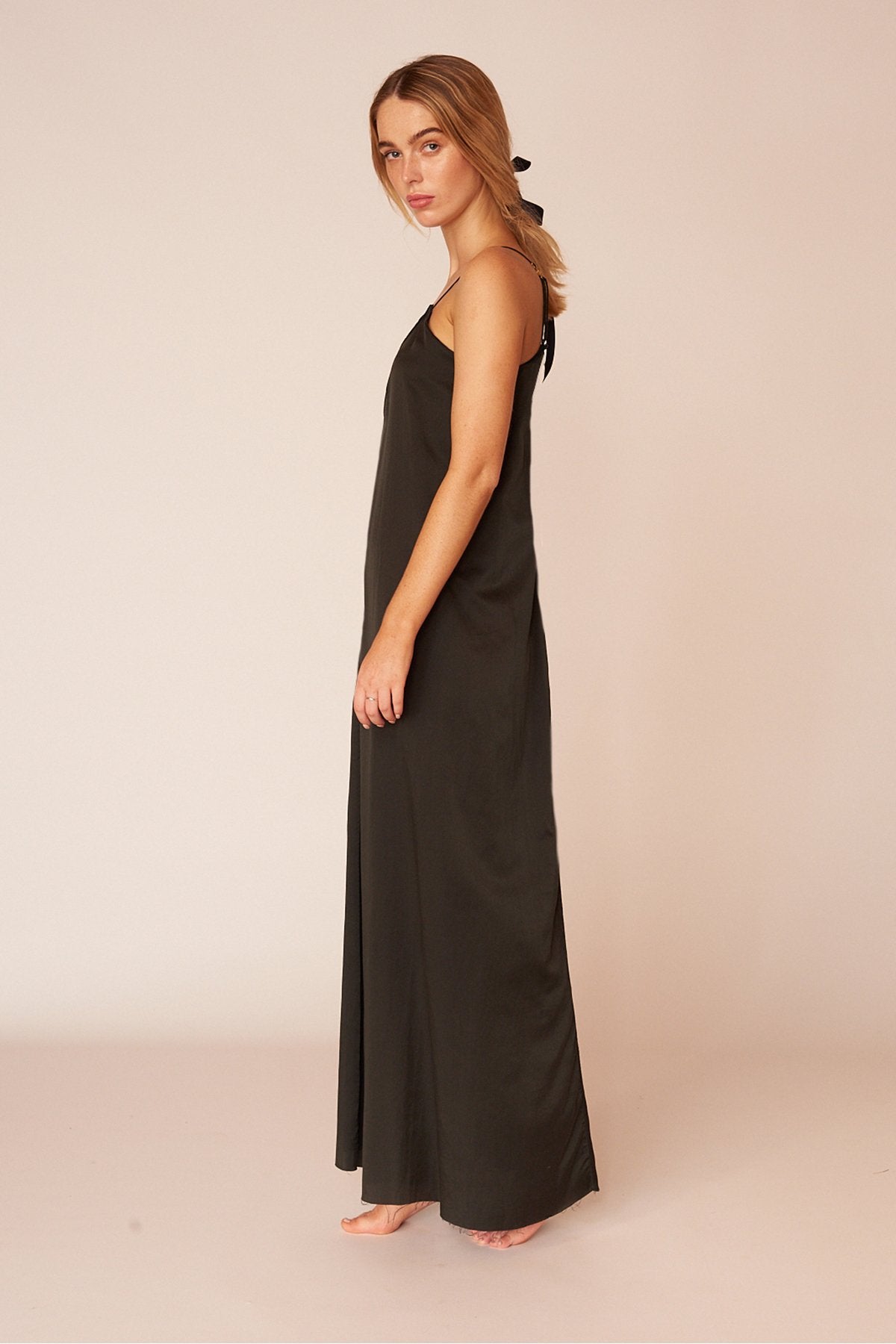 The Pablo Full Length Dress - Ebony - LOOMES