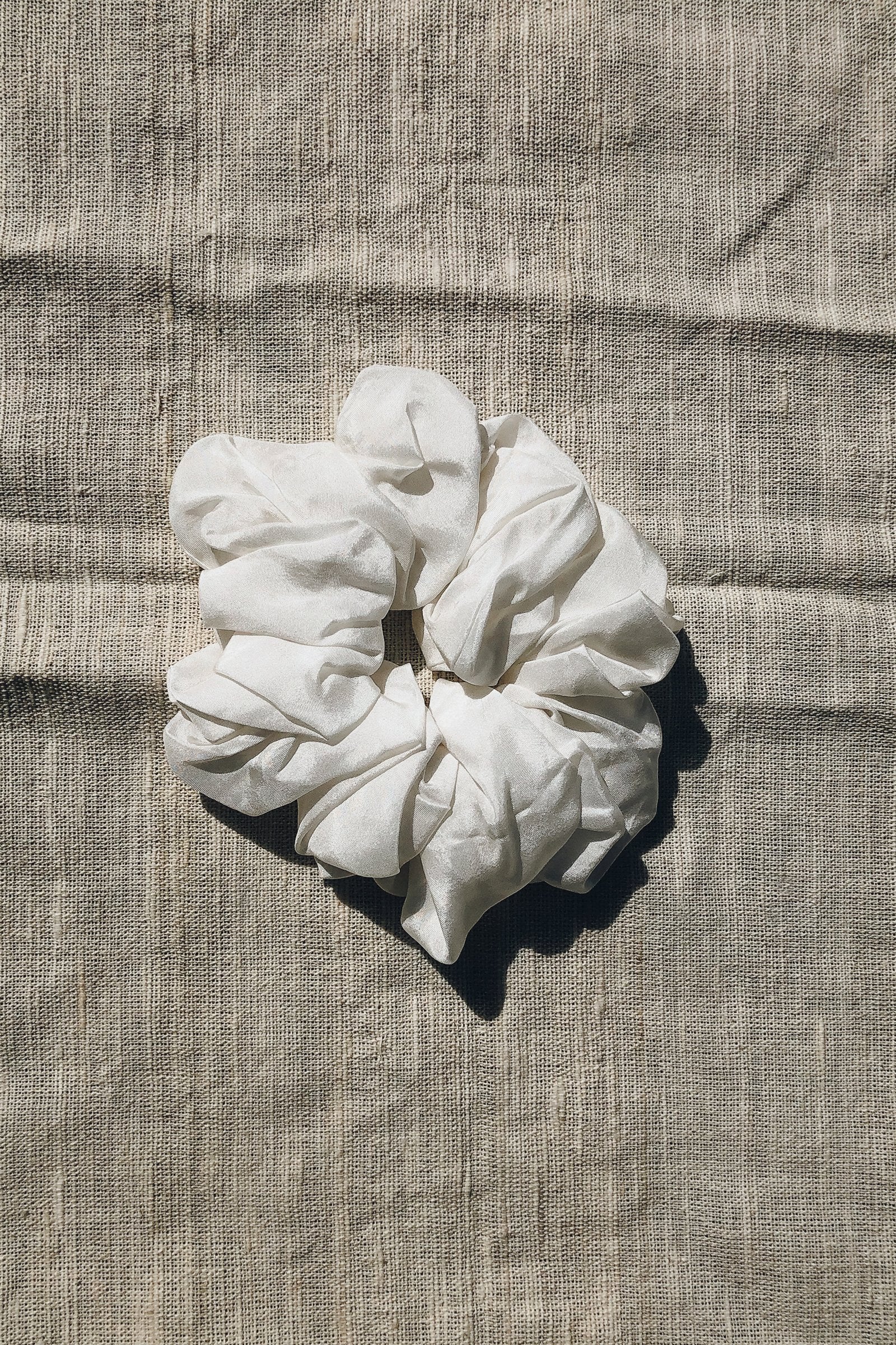 Sustainable Silk Ivory Scrunchie - LOOMES